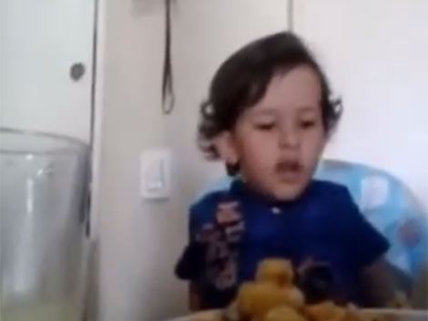 Video del niño que no quiere comer animales genera sensación en las redes