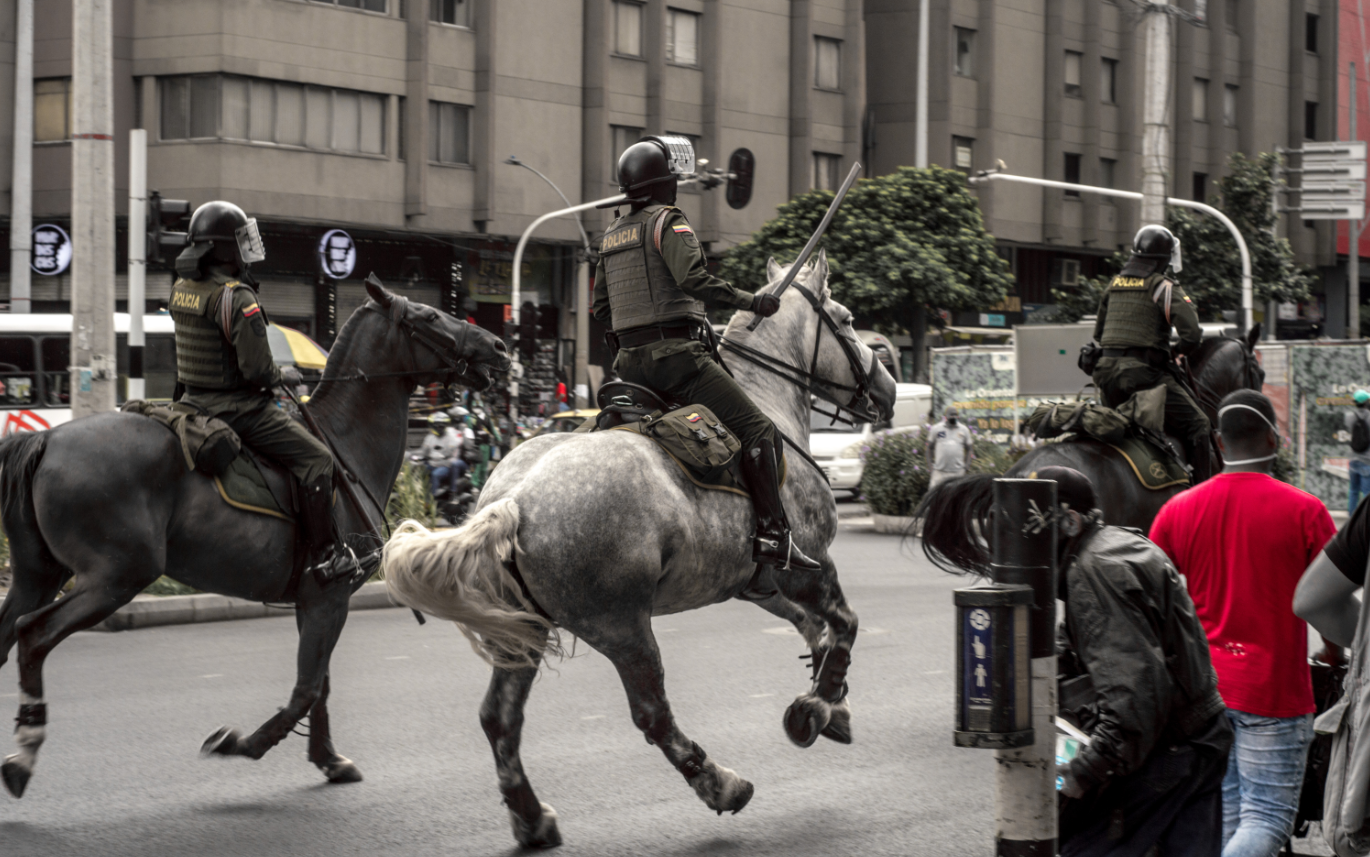 Procuraduría en Colombia solicita no usar caballos en movilizaciones ni disturbios