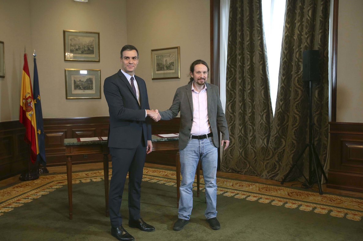 Acuerdo de gobierno entre PSOE y Podemos incluye a los animales por primera vez en la historia de España