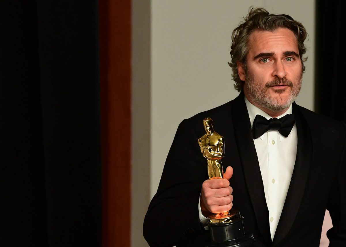 Phoenix lanza el primer discurso vegano en la historia de los Oscar al recibir su premio a Mejor Actor