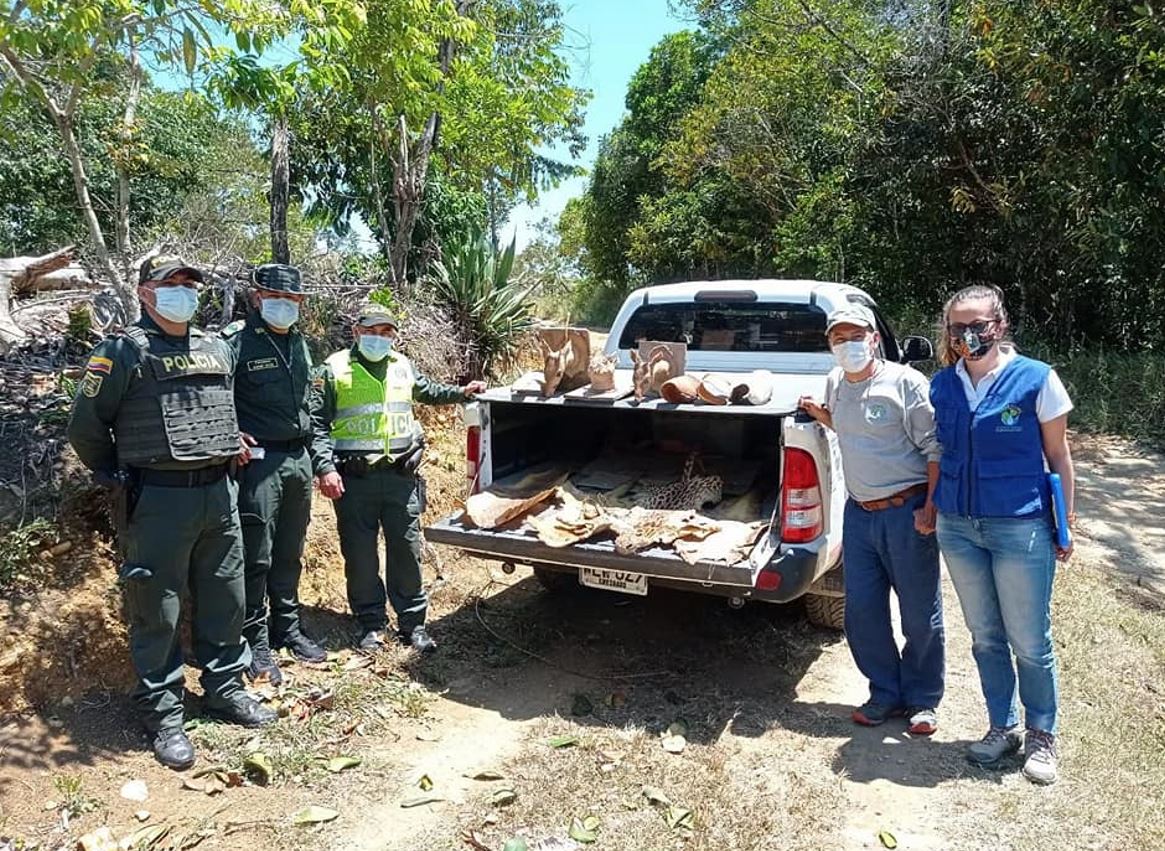 Autoridades hallan pieles y cabezas de animales en una casa del Tolima