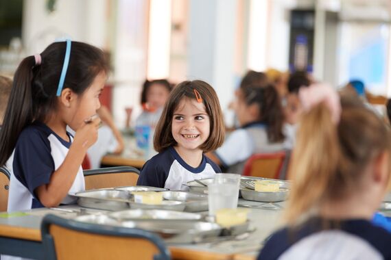 Gobierno aprueba más frutas, legumbres y proteínas vegetales en los comedores escolares de España